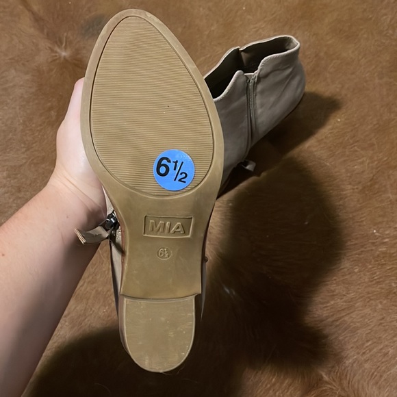 Suede booties - Picture 3 of 5